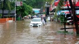 PASAR BINTAOS KEBANJIRAN DAN TANGGUL SD PULEIRENG JEBOL