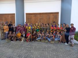 Tampil Percaya Diri, Anak-anak Dari Sidoharjo Mewakili Kapanewon Tepus Di Festival Langen Carita