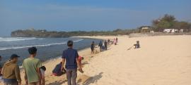 Kerja Bakti Bersih Pantai