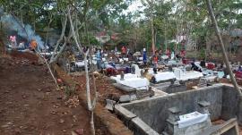 Jum'at Legen, Budaya Bersih Makam