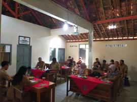 Rapat Koordinasi Rutin Lurah dan Pamong