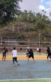 WARGA PULEGUNDES I GELAR LATIHAN BOLA VOLLY