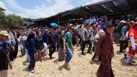 Ribuan Orang Hadiri Larungan Sedekah Laut Dalam Gelar Budaya Adat Nyadran 2024