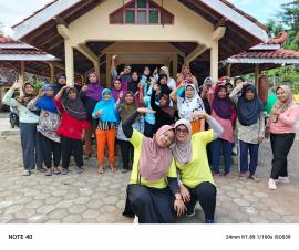 Momong Lansia Padukuhan Puleireng
