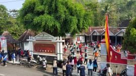 Warga Padati Balai Kalurahan Sidoharjo Untuk Ikuti Senam Germas 
