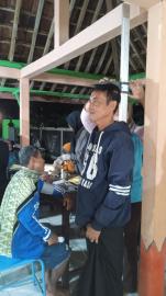 Pertemuan Warga Padukuhan Klepu Diawali Dengan Cek Kesehatan