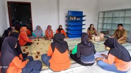 Bunda PAUD Sidoharjo Mengadakan Kunjungan Ke UMKM KWT Sido Mulyo Sekaligus Memberikan Edukasi Gizi