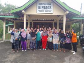 Semarak Jum'at Pon, Momong Lansia Padukuhan Bintaos