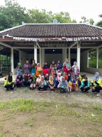 Semarak Jum'at Pin, Momong Lansia Padukuhan Pulegundes II