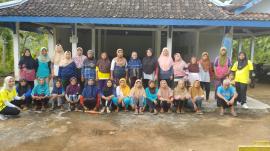 Semarak Jum'at Pon, Momong Lansia Padukuhan Pulekulon