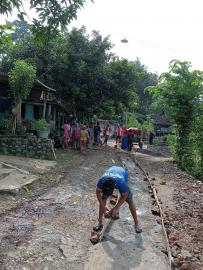 Kerja Bakti Swadaya Warga Pulekulon Perbaiki Jalan RT 03 dan RT 04