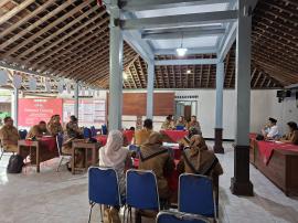 Rakor Pamong dan Staf Sidoharjo Bahas Evaluasi Program, Desil, DHKP hingga Pembaruan SID