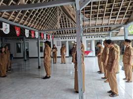 Apel Rutin Senin Digelar di Aula Balai Kalurahan Sidoharjo