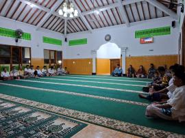 Safari Tarawih di Masjid Al Azhar Bintaos