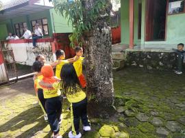 KB Putera Pertiwi Awali Pekan dengan Kegiatan Motorik dan Upacara Rutin