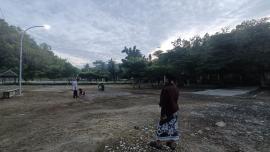 Gotong Royong Warga Puleireng dan Pulengelo Siapkan Lokasi Sholat Idul Fitri