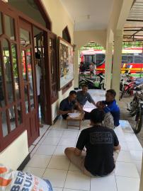 Masjid Al Muqorrobin Klepu Laksanakan Penerimaan dan Penyaluran Zakat Fitrah