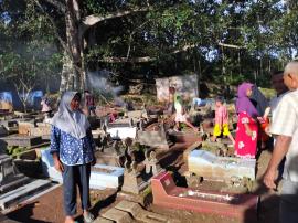 Tradisi Ziarah Makam (Badan) Padukuhan Bintaos