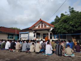 Pelaksanaan Shalat Ied Di Padukuhan Bintaos
