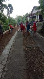 Warga Bengle 2 Sidoharjo Laksanakan Kegiatan Jumat Kliwon Bersih