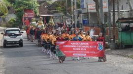 Meriah, Kirab Gunungan Pisungsung Warnai Puncak Dumadining Sidoharjo ke-78