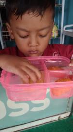 Pemberian PMT Balita dan Ibu Hamil Hari ke 14