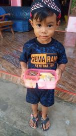 Pemberian PMT Balita dan Ibu Hamil Hari ke 23