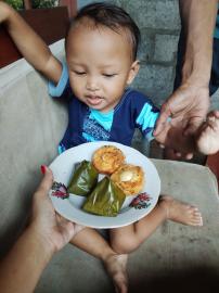 Pemberian PMT Balita dan Ibu Hamil Hari ke 31