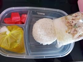 Pemberian PMT Balita dan Ibu Hamil Hari ke 32