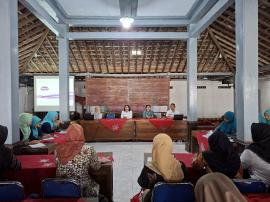 Pokja I TP PKK Sidoharjo Fasilitasi Pelatihan Pola Asuh Anak dan Penjaringan Aspirasi Perempuan