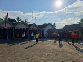 Pamong, Kader, dan Masyarakat Antusias Ikuti Senam GERMAS di Balai Kalurahan