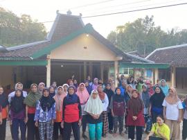 Semangat Jumat Pon, Lansia Pulegundes I Ikuti Senam Bersama