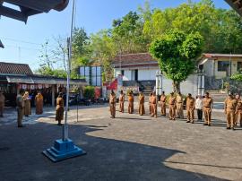 Awali Pekan Kerja, Lurah Sidoharjo Tekankan Sinergi, Disiplin, dan Pelayanan Prima dalam Apel Pagi