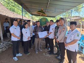 Pemkal Sidoharjo Takziah ke Padukuhan Klepu, Sekaligus Serahkan Akta Kematian kepada Keluarga