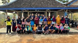 Lansia Pulekulon Tetap Bugar, Semangat, dan Kompak