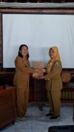 Selamat Bertugas di Tempat Baru, Ibu Siti Salami