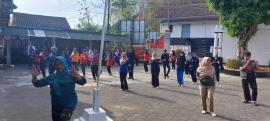 Bugar, Ceria, dan Kompak! Semangat Sehat Warnai Jumat Pagi Sidoharjo