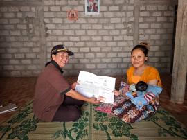 SEMANAK: Lurah Sidoharjo Antar Langsung Akta Kelahiran, KK, dan KIA ke Rumah Warga
