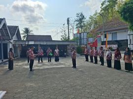 Apel Rutin Senin Kalurahan Sidoharjo, Carik Sampaikan Agenda Kegiatan Hari Ini