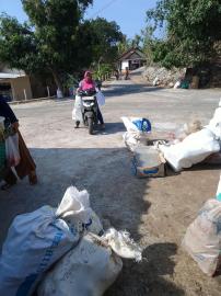 HOMPIMPAH Bengle I: Penimbangan Sampah dan Pencatatan Tabungan Warga Terpusat di Balai Padukuhan