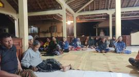 Pertemuan Warga Padukuhan Puleireng
